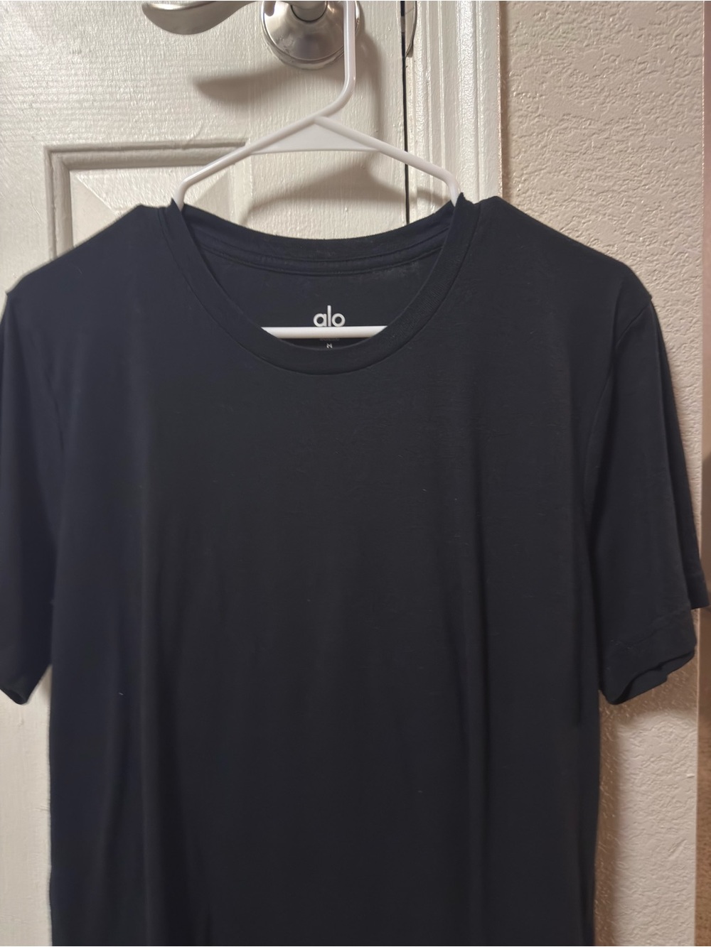 ALO Yoga Men’s Black Crew Neck Short Sleeve Tee